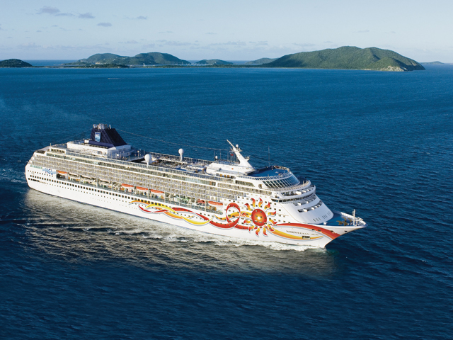 El Norwegian Sun navegando por el Caribe CRUCEROS NCL NORWEGIAN SUN CARIBE CARIBBEAN CRUISES NORWEGIAN CRUISE LINE OFERTAS CARIBE CRUCEROS